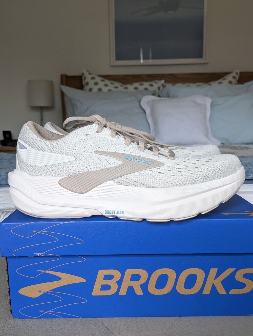 Brooks Women’s Ghost Max 3 Neutral Running & Walking Shoe 9.5 LIKE NEW